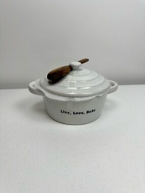 New White Brie Baker Set “Live, Love, Bake”‎ Wooden Spreader Stoneware Oven Safe